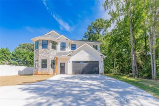9818 Hood Road, Charlotte, NC 28215