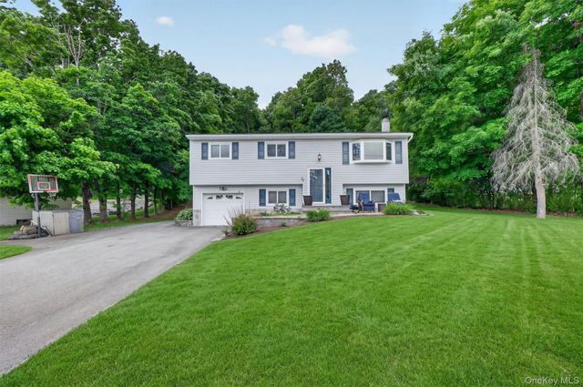 37 Surrey Road, Chester, NY 10918