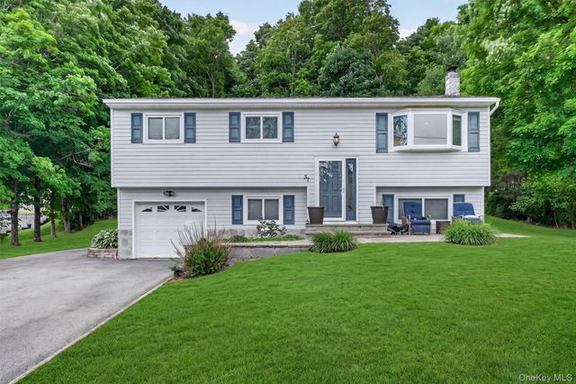 37 Surrey Road, Chester, NY 10918