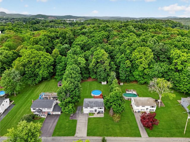 37 Surrey Road, Chester, NY 10918