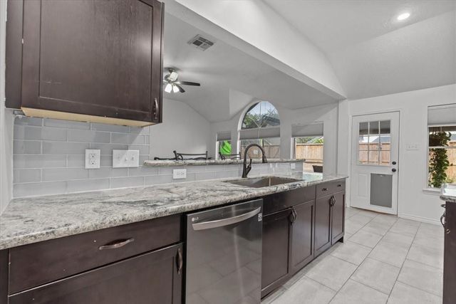 5115 Arborwood Drive, League City, TX 77573