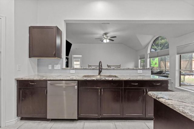 5115 Arborwood Drive, League City, TX 77573