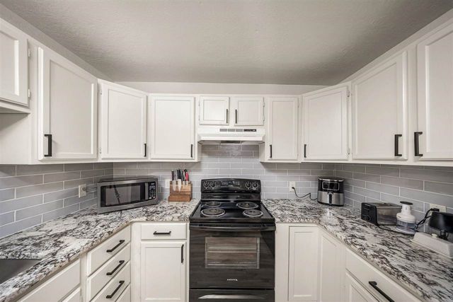 1214 NW Columbia Ave, Lawton, OK 73507