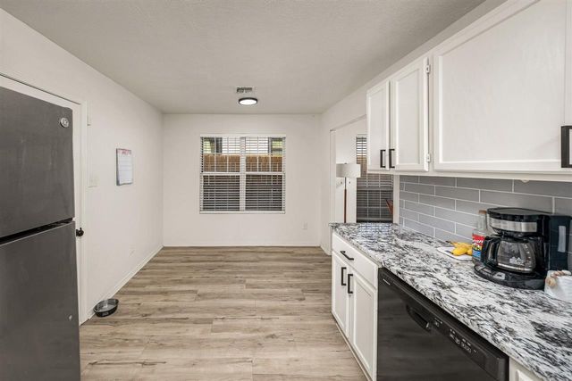 1214 NW Columbia Ave, Lawton, OK 73507