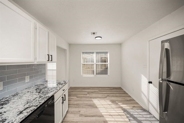 1214 NW Columbia Ave, Lawton, OK 73507