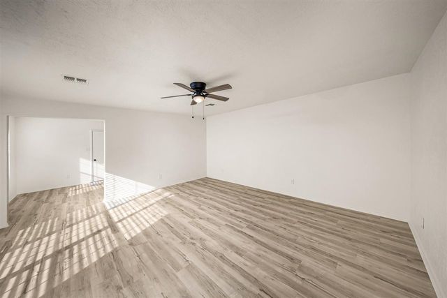 1214 NW Columbia Ave, Lawton, OK 73507