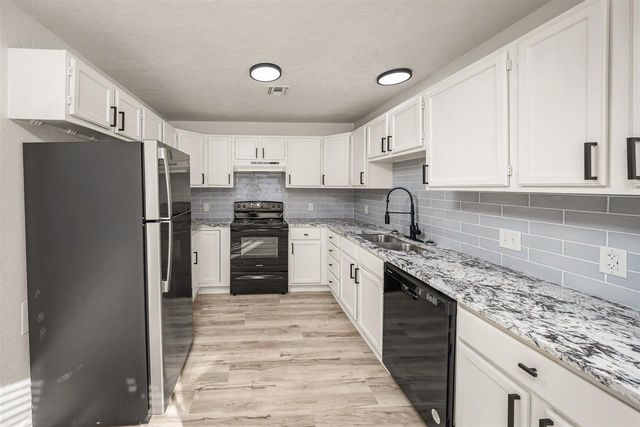 1214 NW Columbia Ave, Lawton, OK 73507