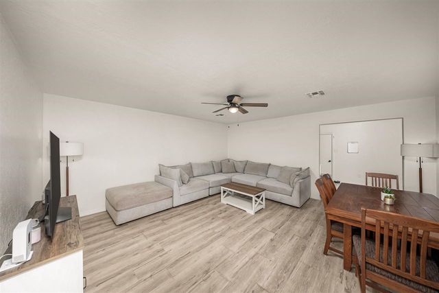 1214 NW Columbia Ave, Lawton, OK 73507