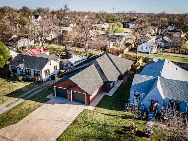 1214 NW Columbia Ave, Lawton, OK 73507