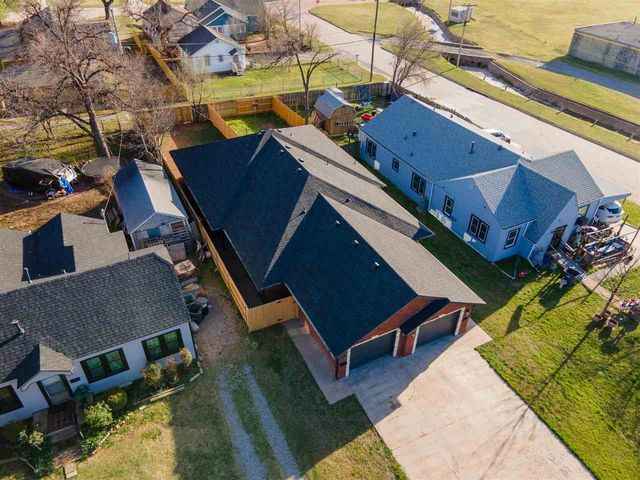 1214 NW Columbia Ave, Lawton, OK 73507