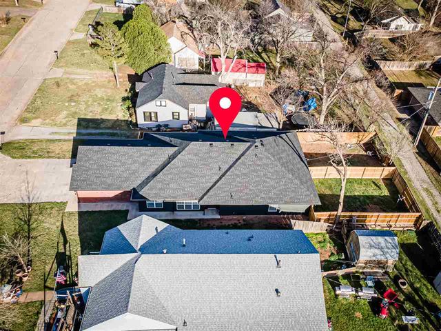 1214 NW Columbia Ave, Lawton, OK 73507