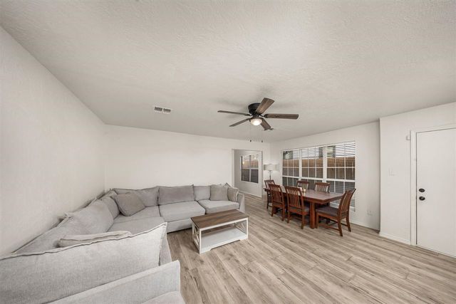 1214 NW Columbia Ave, Lawton, OK 73507