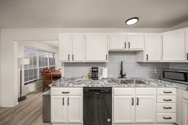 1214 NW Columbia Ave, Lawton, OK 73507