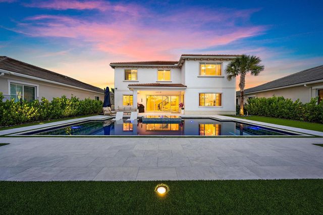 12115 Waterstone Circle, Palm Beach Gardens, FL 33412