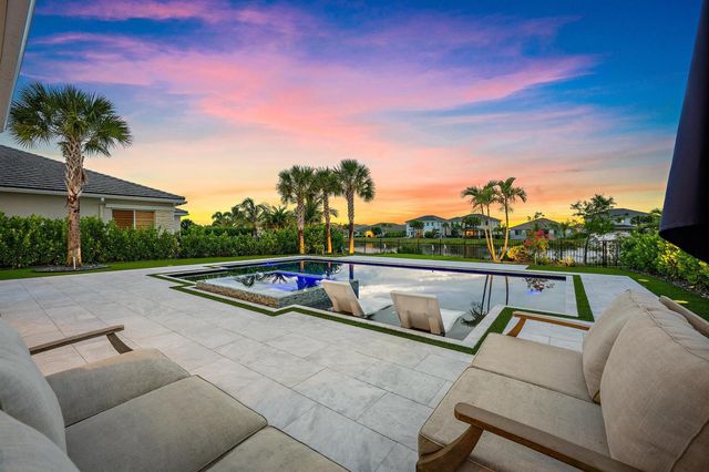 12115 Waterstone Circle, Palm Beach Gardens, FL 33412