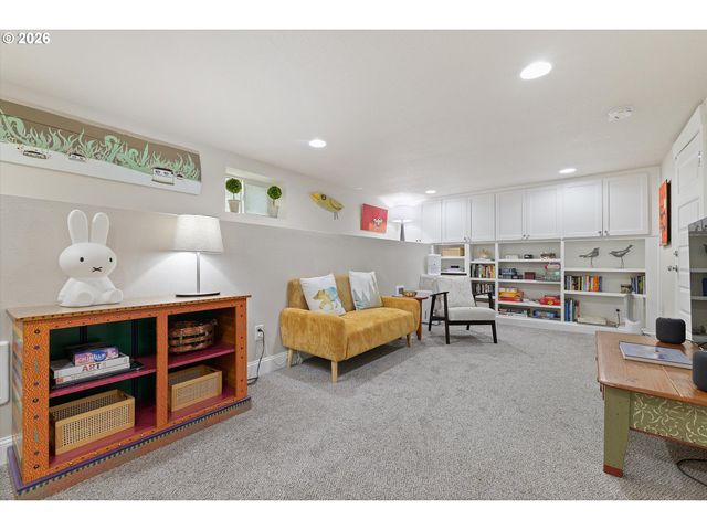 537 Se SPOKANE St, Portland, OR 97202