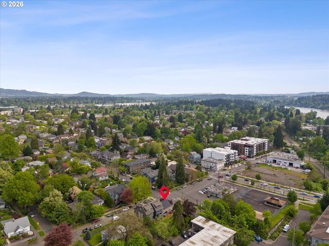 537 Se SPOKANE St, Portland, OR 97202
