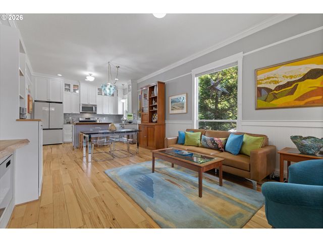 537 Se SPOKANE St, Portland, OR 97202