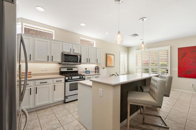 78727 Stansbury Court, Palm Desert, CA 92211