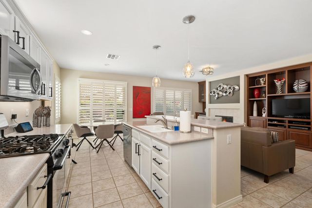 78727 Stansbury Court, Palm Desert, CA 92211