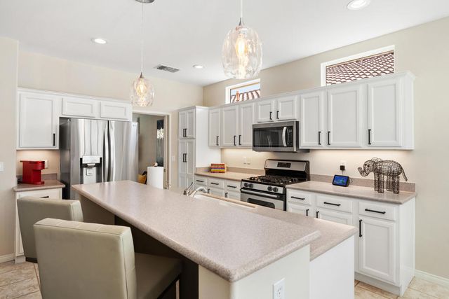 78727 Stansbury Court, Palm Desert, CA 92211