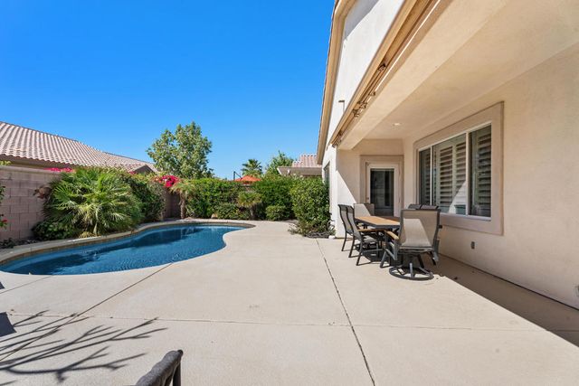 78727 Stansbury Court, Palm Desert, CA 92211