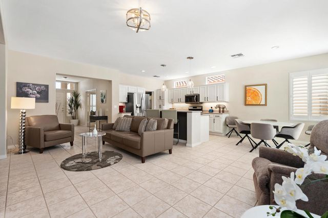 78727 Stansbury Court, Palm Desert, CA 92211