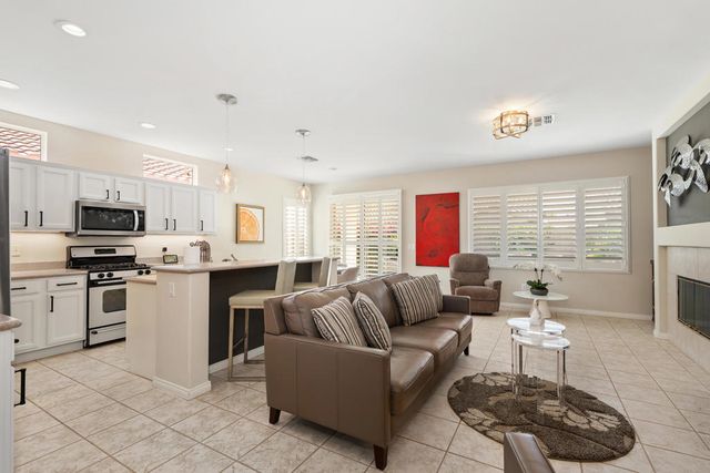 78727 Stansbury Court, Palm Desert, CA 92211