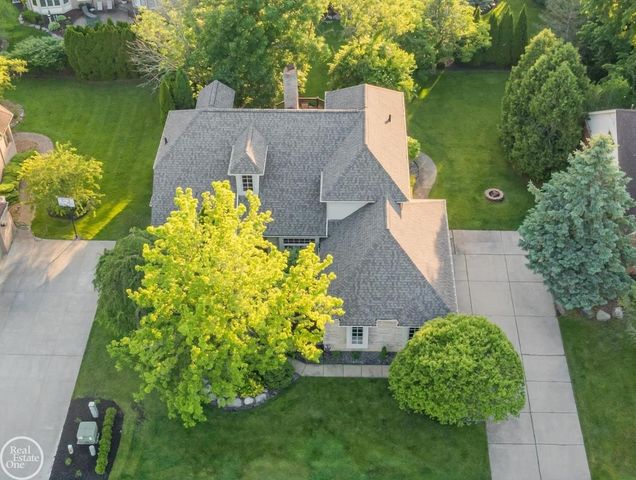 55261 Kingsway Drive, Shelby Twp, MI 48316