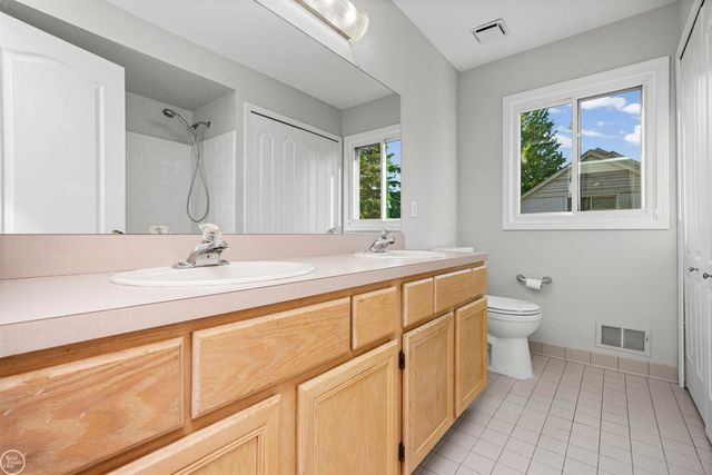 55261 Kingsway Drive, Shelby Twp, MI 48316