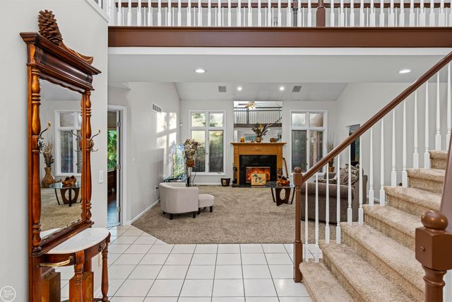 55261 Kingsway Drive, Shelby Twp, MI 48316