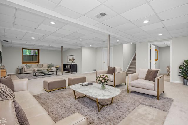 55261 Kingsway Drive, Shelby Twp, MI 48316