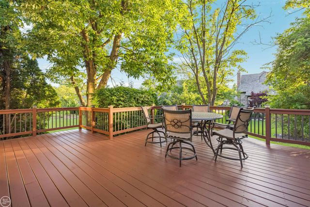 55261 Kingsway Drive, Shelby Twp, MI 48316