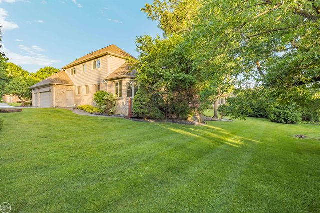 55261 Kingsway Drive, Shelby Twp, MI 48316