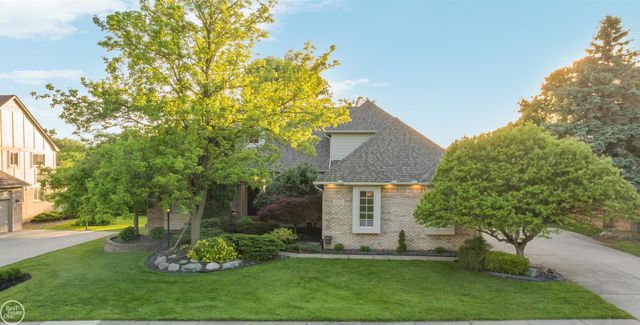 55261 Kingsway Drive, Shelby Twp, MI 48316