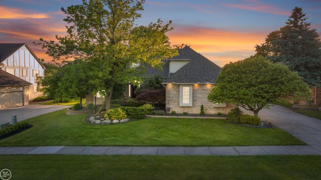 55261 Kingsway Drive, Shelby Twp, MI 48316