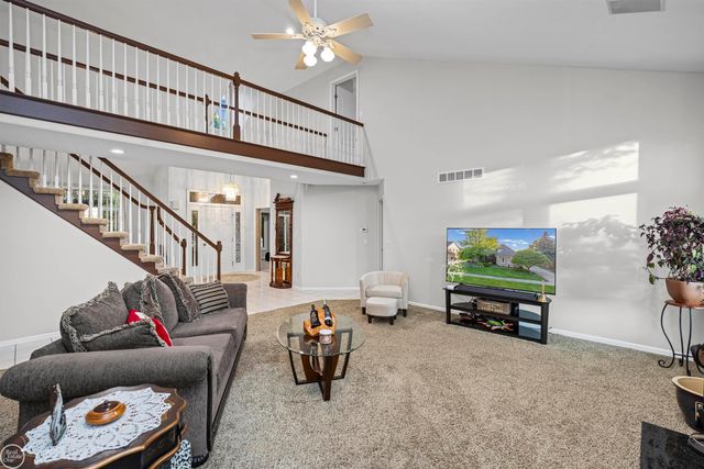 55261 Kingsway Drive, Shelby Twp, MI 48316