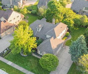 55261 Kingsway Drive, Shelby Twp, MI 48316