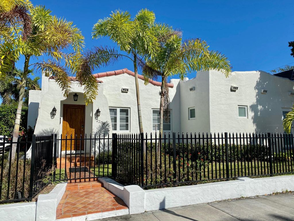 2200 Florida Avenue, West Palm Beach, FL 33401