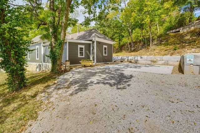 436 E Broadway Avenue, Excelsior Springs, MO 64024