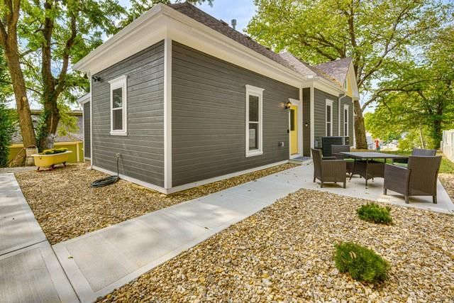436 E Broadway Avenue, Excelsior Springs, MO 64024