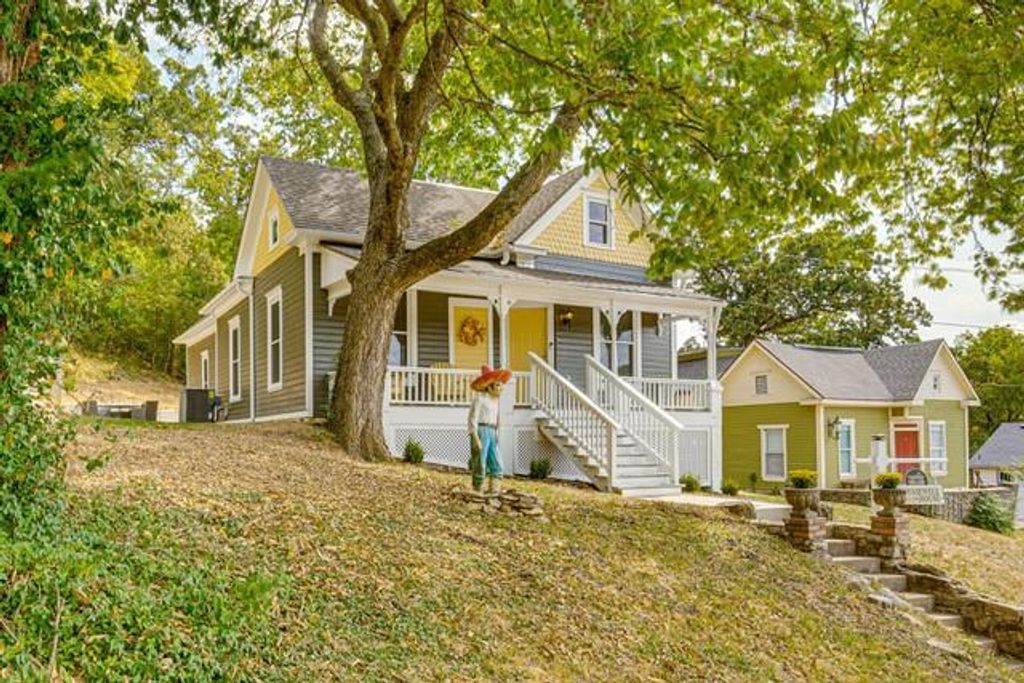 436 E Broadway Avenue, Excelsior Springs, MO 64024