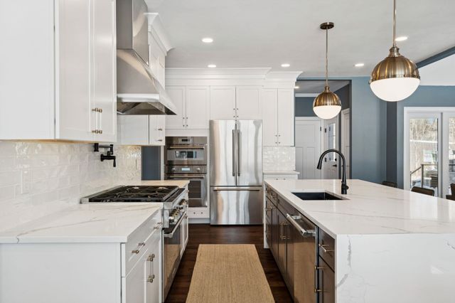 6 Shipwright Way, Newington, NH 03801