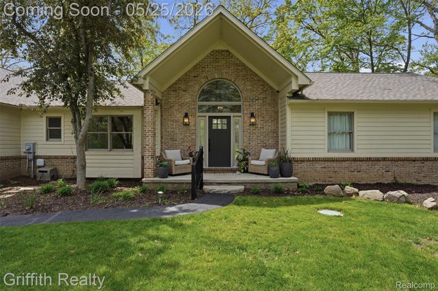 10232 Spencer Road, Brighton Township, MI 48114
