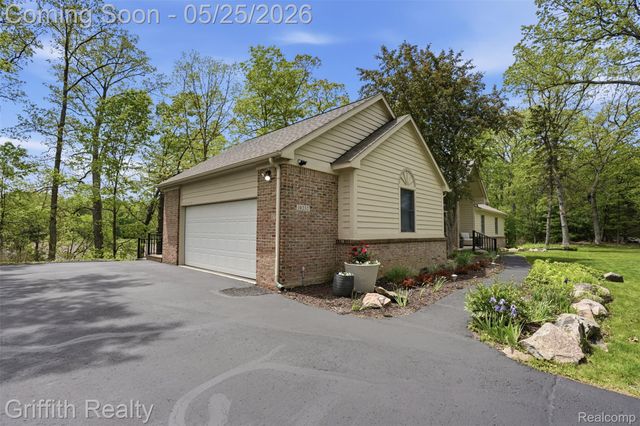 10232 Spencer Road, Brighton Township, MI 48114
