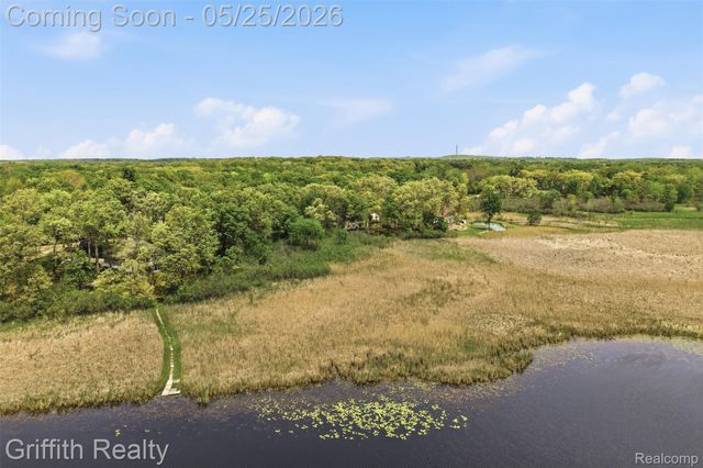 10232 Spencer Road, Brighton Township, MI 48114