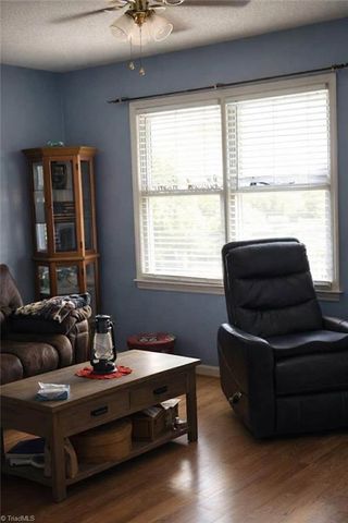 7601 Happy Hill Road, Kernersville, NC 27284