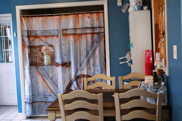 7601 Happy Hill Road, Kernersville, NC 27284