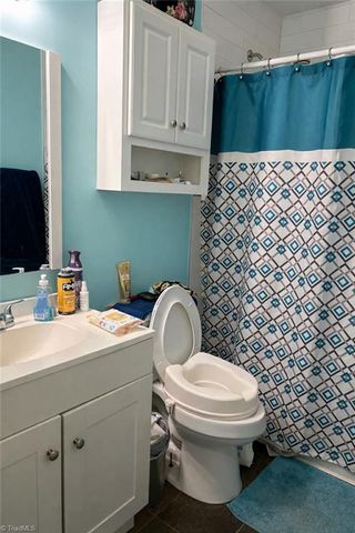 7601 Happy Hill Road, Kernersville, NC 27284