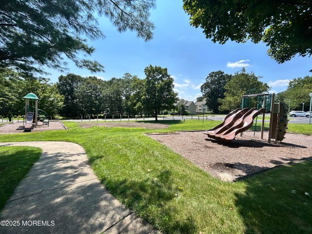 56 Orchard Court, Jackson, NJ 08527